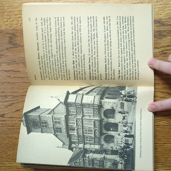 Vintage West Germany A Simon & Schuster Travel Guide Paperback Book Nonfiction - Picture 14 of 16